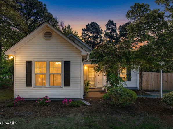 315 Tangle Oaks Ct SE