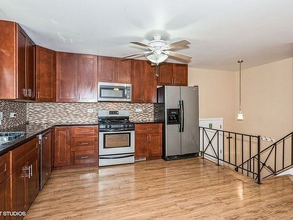 5th image of 1655 Ardmore Ave