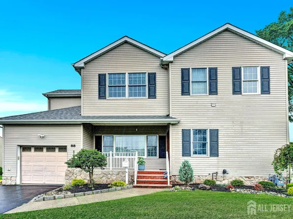 88 Fordham Pl, Colonia, NJ 07067