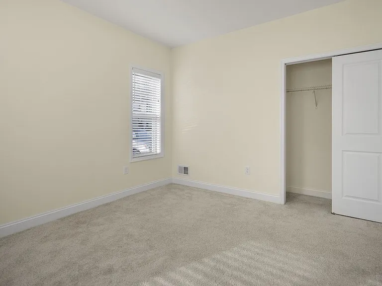 708 Creek Ln — Photo 19