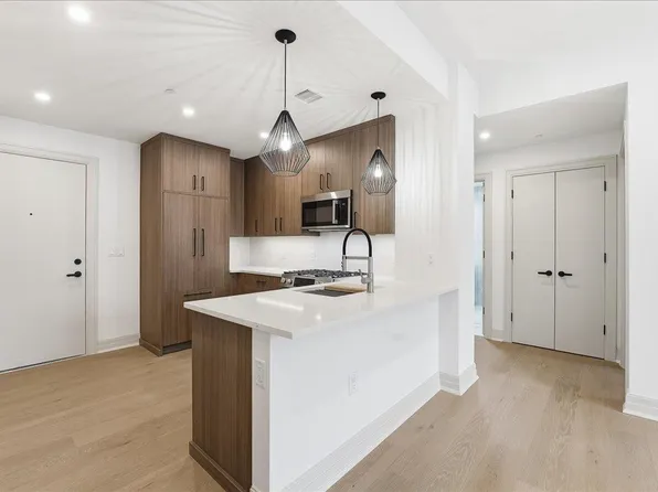 921 Madison Street image 5 of 20