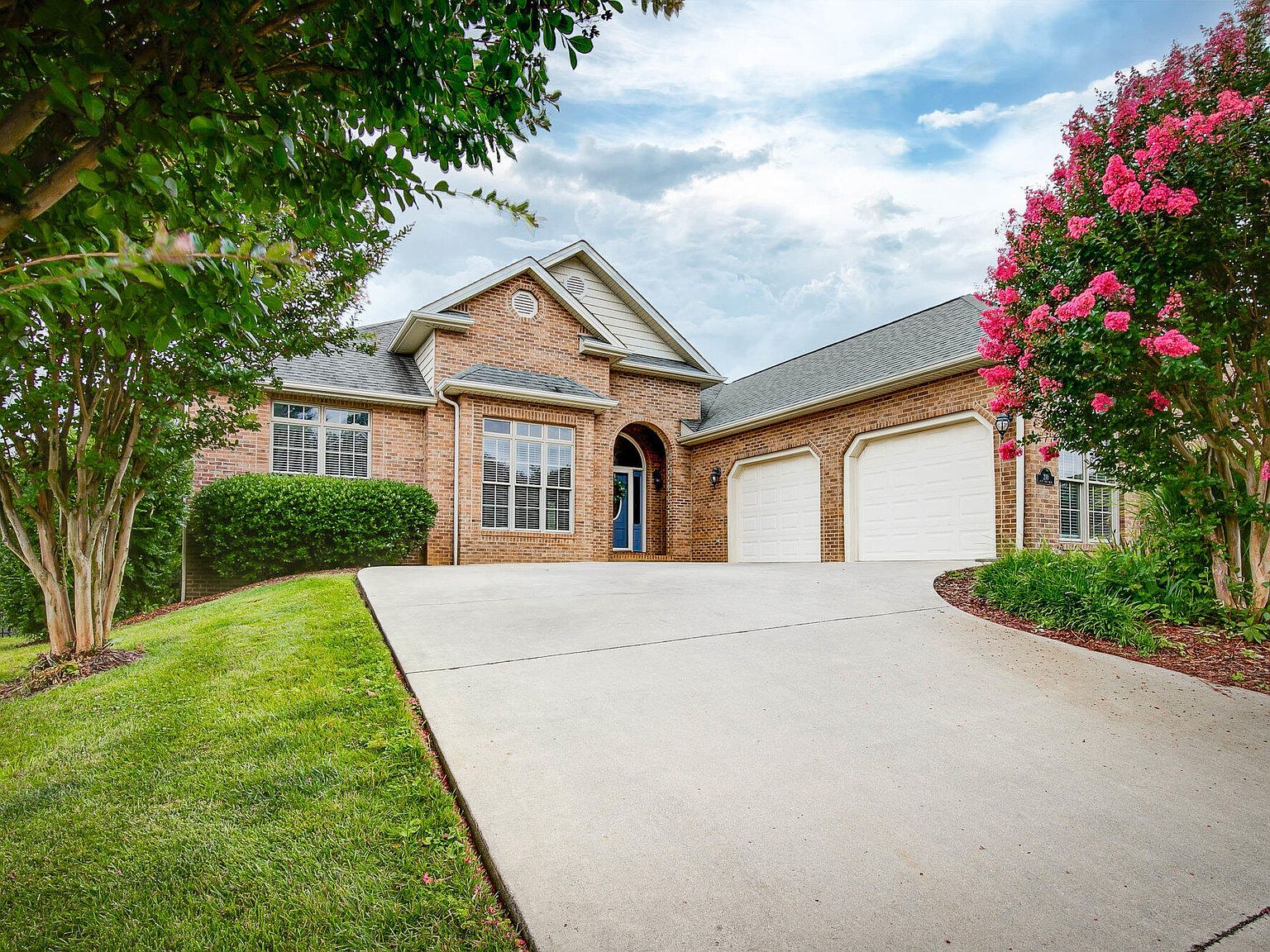 210 Alta Tree Blvd, Johnson City, TN 37604 Zillow