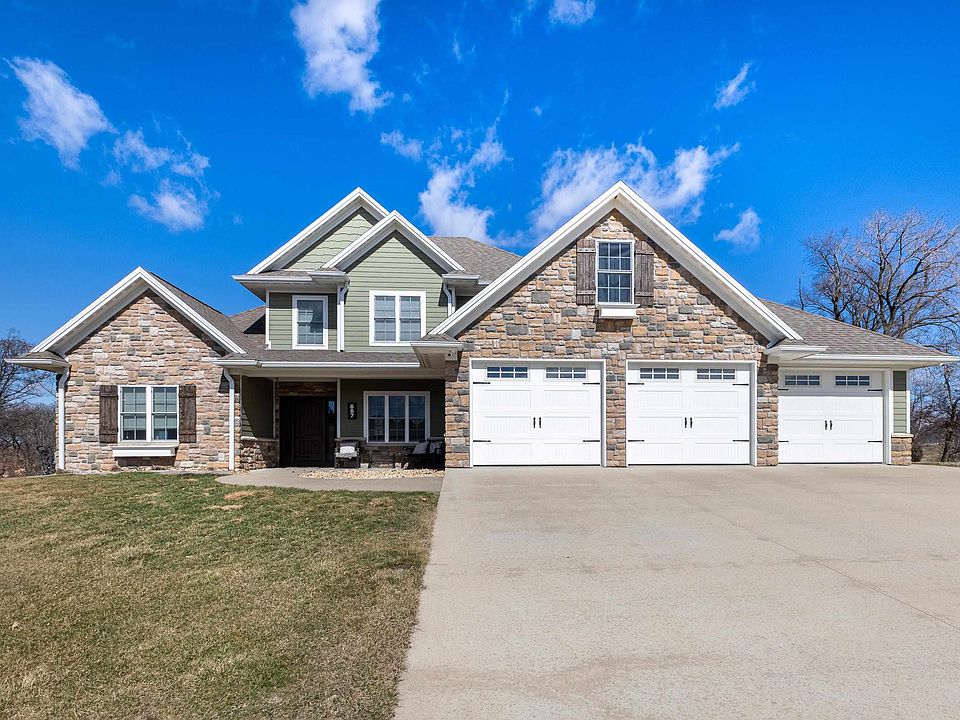 1st image of 887 Amara Ct