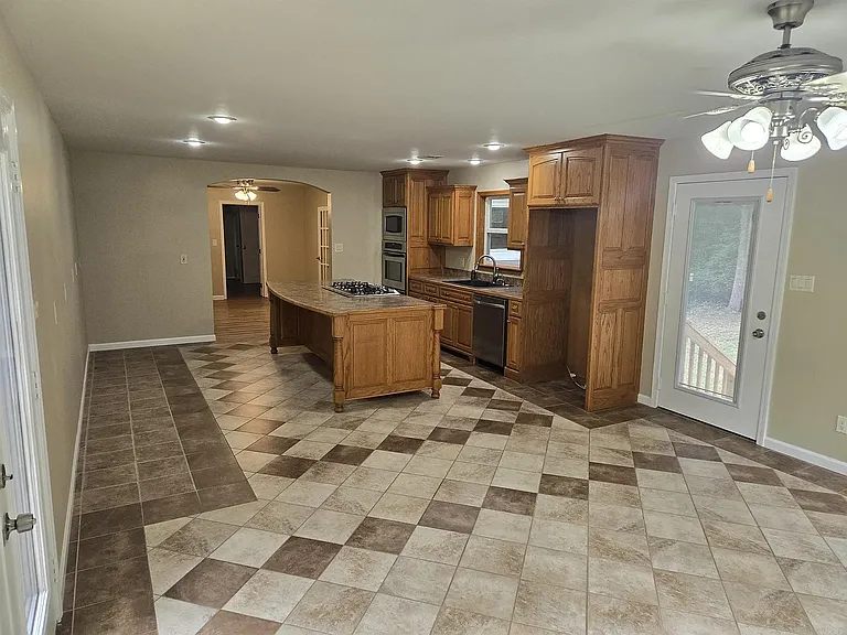 1012 Blaylock St — Photo 2