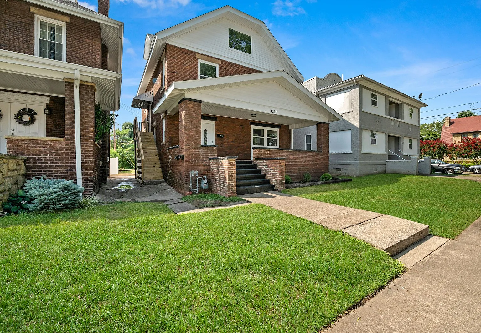 1205 Charleston Avenue, Unit 3 — Photo 1