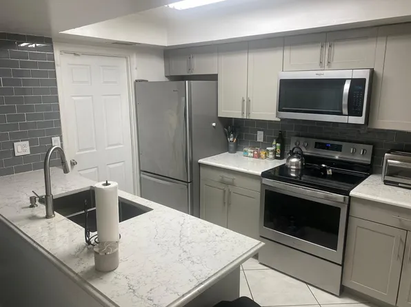 1220 SW 75th Avenue, North Lauderdale, FL 33068