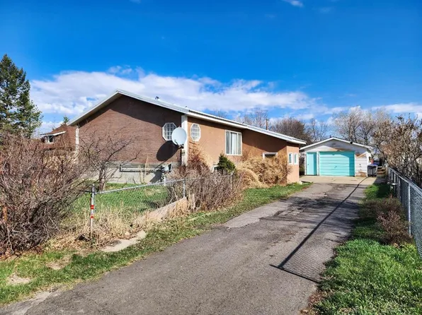 234 S 49th Ave E, Claresholm, AB T0L 0T0