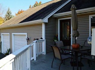 2 Ambrose Ct, Bristol, RI 02809