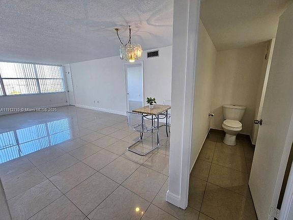 3rd image of 1200 NE Miami Gardens Dr APT 710W
