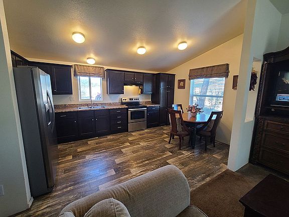 Kitchen & Dining Nook