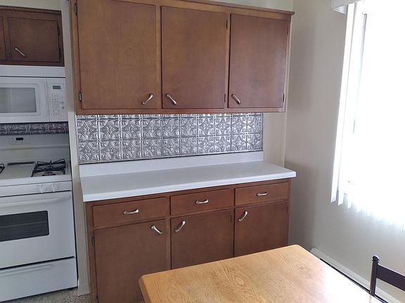 3rd image of 430 W North St #2E