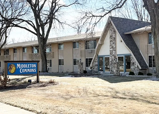 Middleton Commons — Photo 2