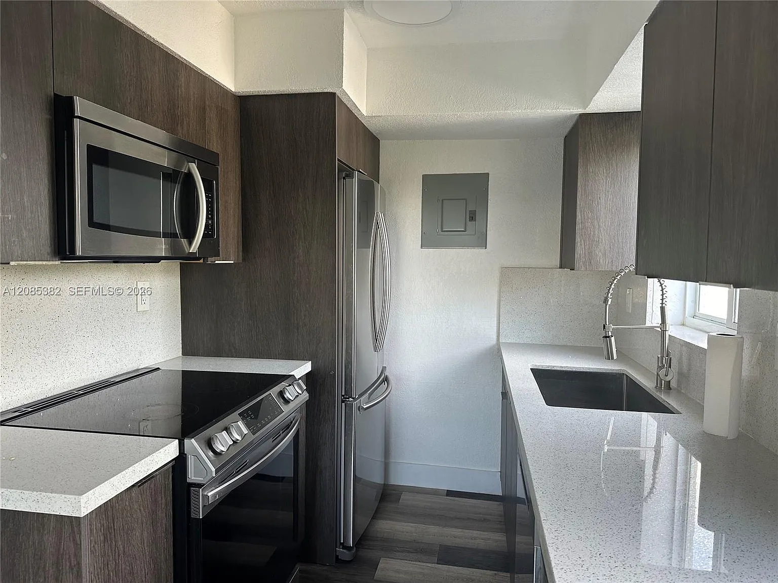 Lauderdale Park 6-33 1/2 — Photo 3