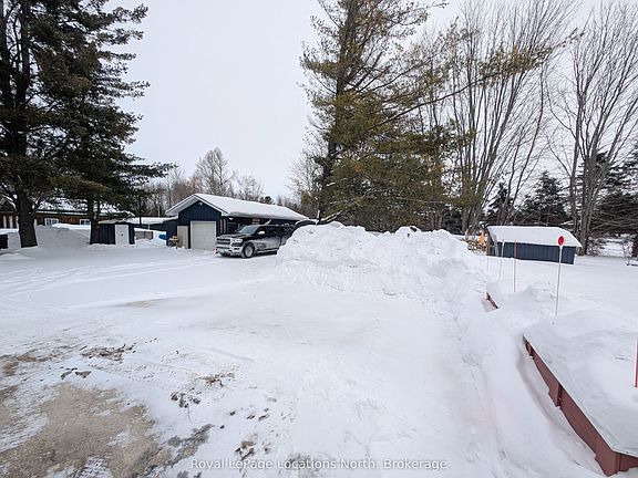 5th image of 236 Phillips St