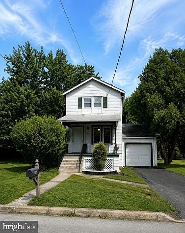 1st image of 2260 W Walnut St