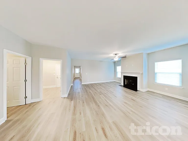 1139 Westgate Dr — Photo 4