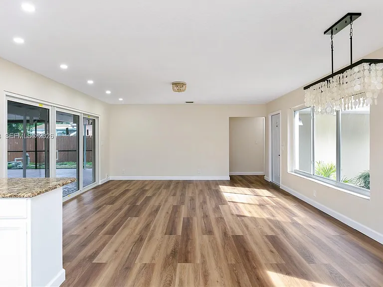 1507 Harding St — Photo 31