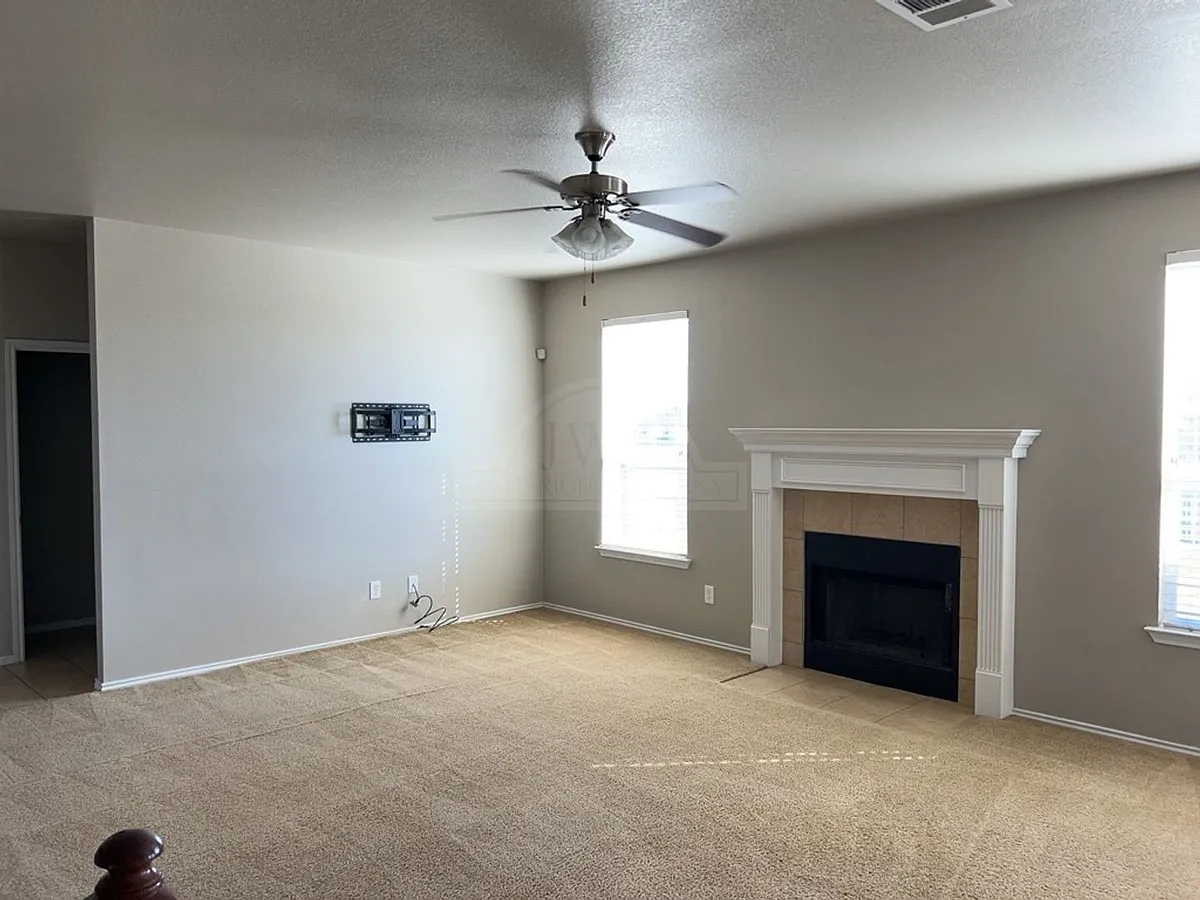 Building Photo - 3406 Cricklewood Dr