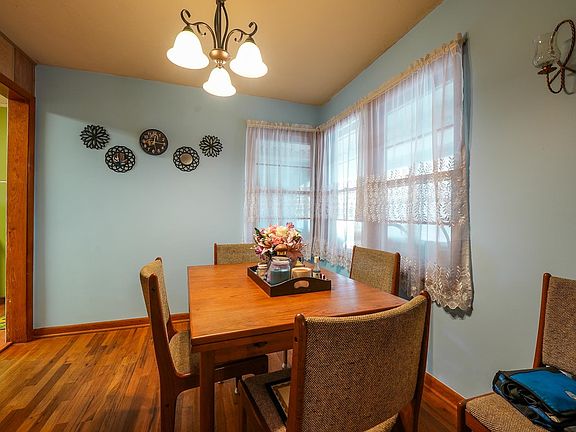 4th image of 1387 SE Bluestem Rd