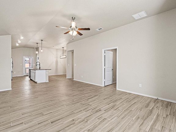 3rd image of 2916 Urbana Ave