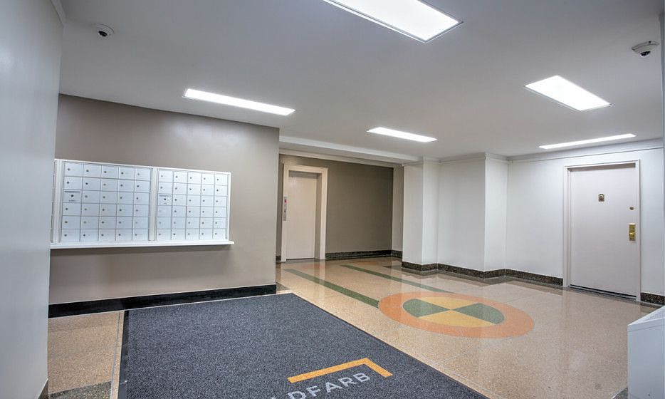 2nd image of 930 Sheridan Ave APT 5C