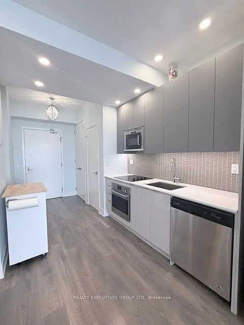 2 bed, $2,290 — Photo 2