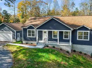 95 Woodland Shores Dr, Louisa, VA 23093