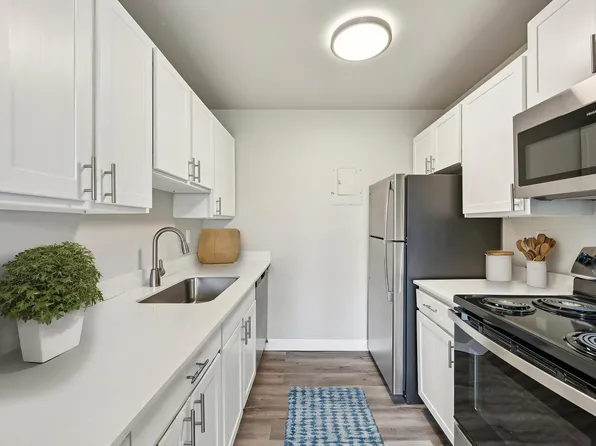 3300 Tamarac Apartments