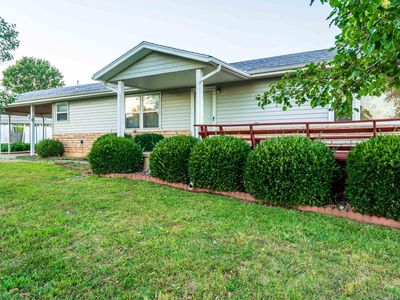 1090 Sycamore Dr, Warsaw, MO, 65355