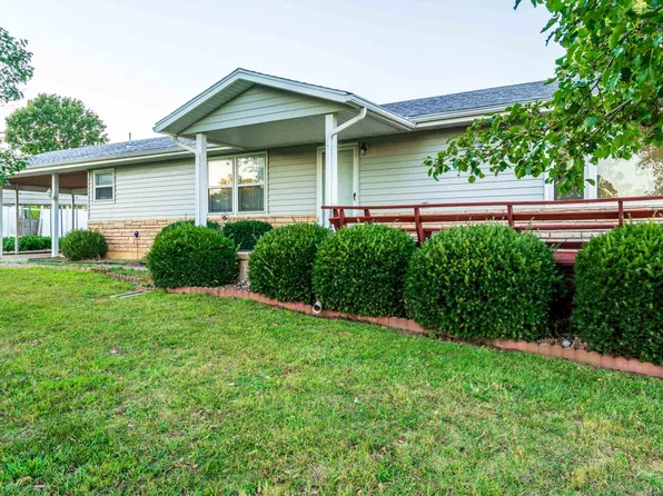 1090 Sycamore Dr, Warsaw, MO 65355