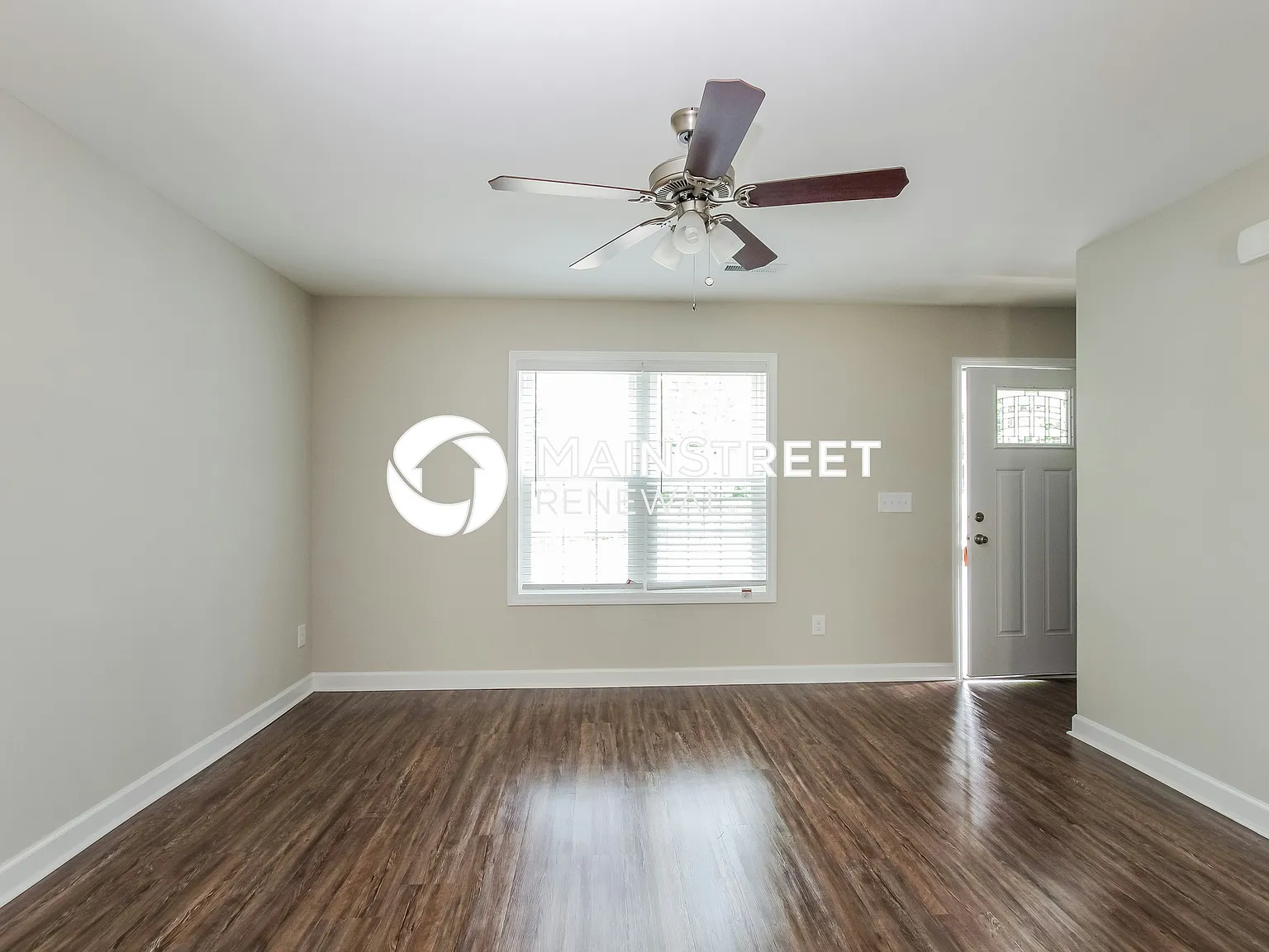 502 Rogers Lake Rd E — Photo 3