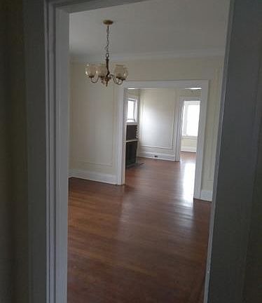 3rd image of 215 Eagle Rock Ave
