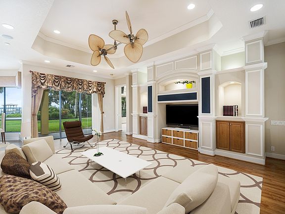 3rd image of 2710 Suzie Ln