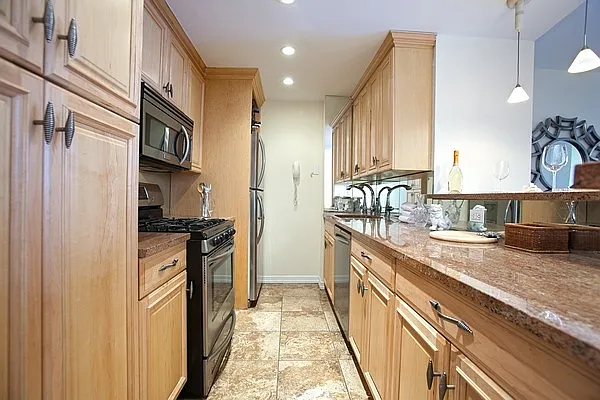 Sold by Nest Seekers International | media 3