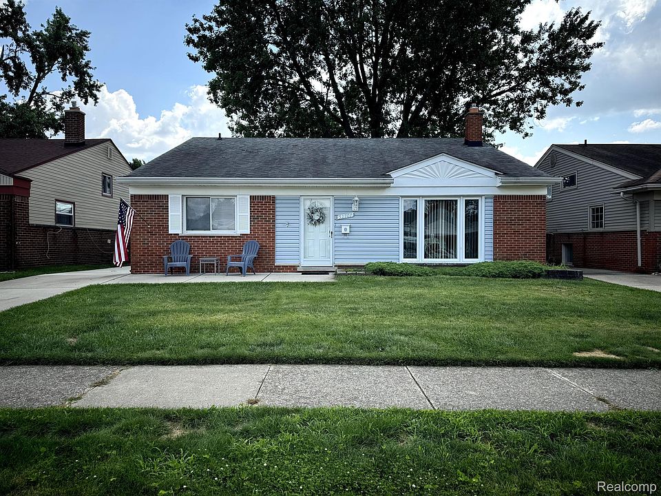 1st image of 32707 Benson Dr
