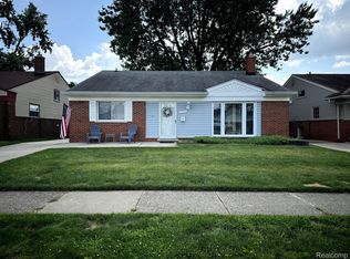 32707 Benson Dr, Westland, MI 48185