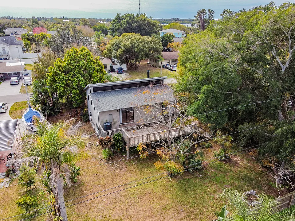 532 45th Street Ct W