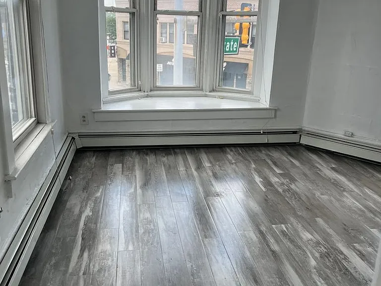 816 S State St — Photo 19