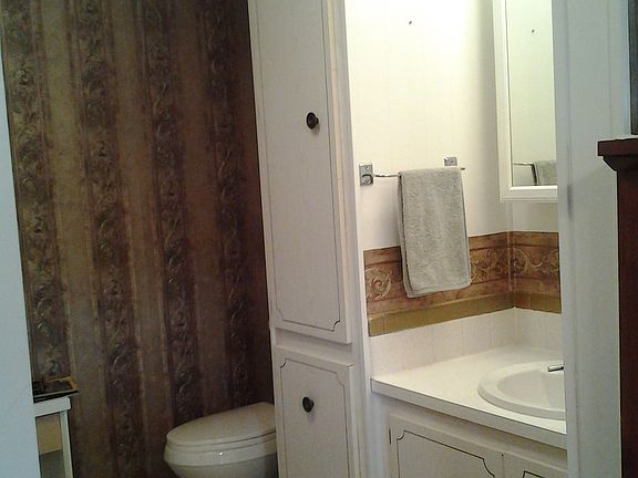 4th image of 1208 Lee St Lot 142