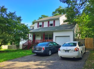 32 Dryad Rd, Rocky point, NY 11778