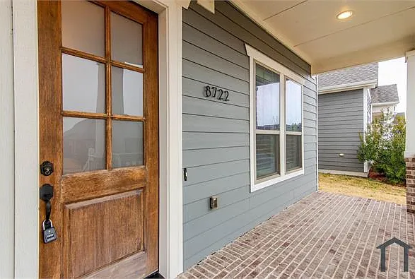 3 bed, 2258 sqft, $2,950 — Photo 2