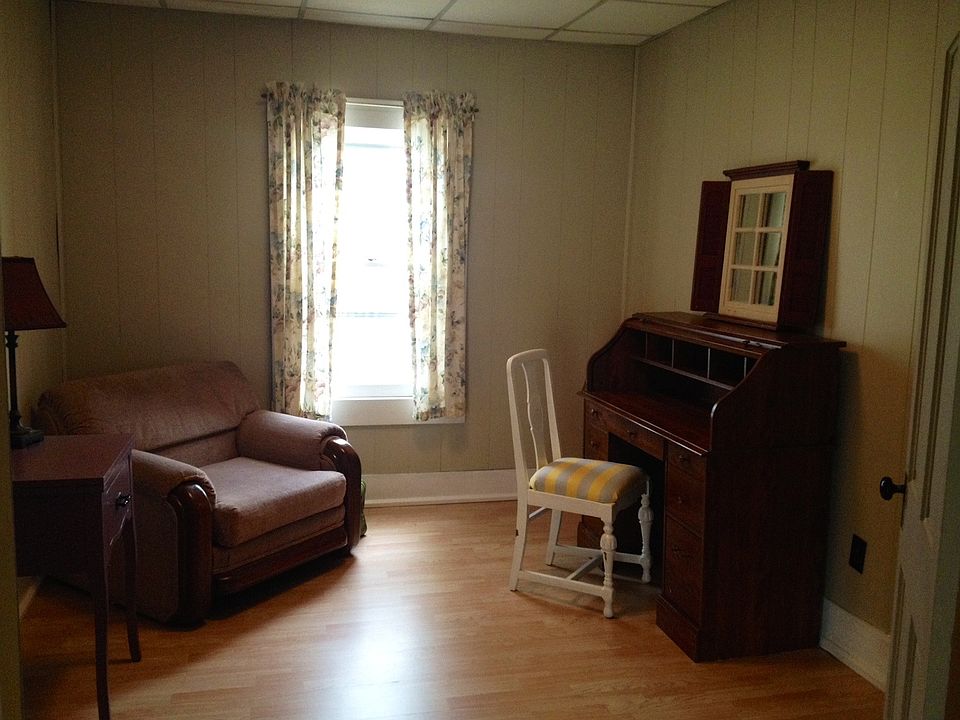 2nd image of 715 Toles Ave