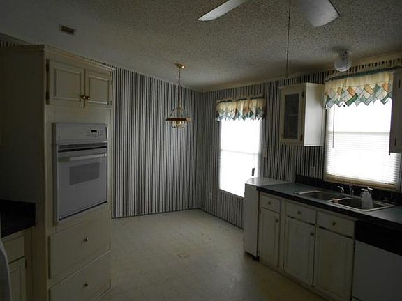 3rd image of 206 Wagner Trl