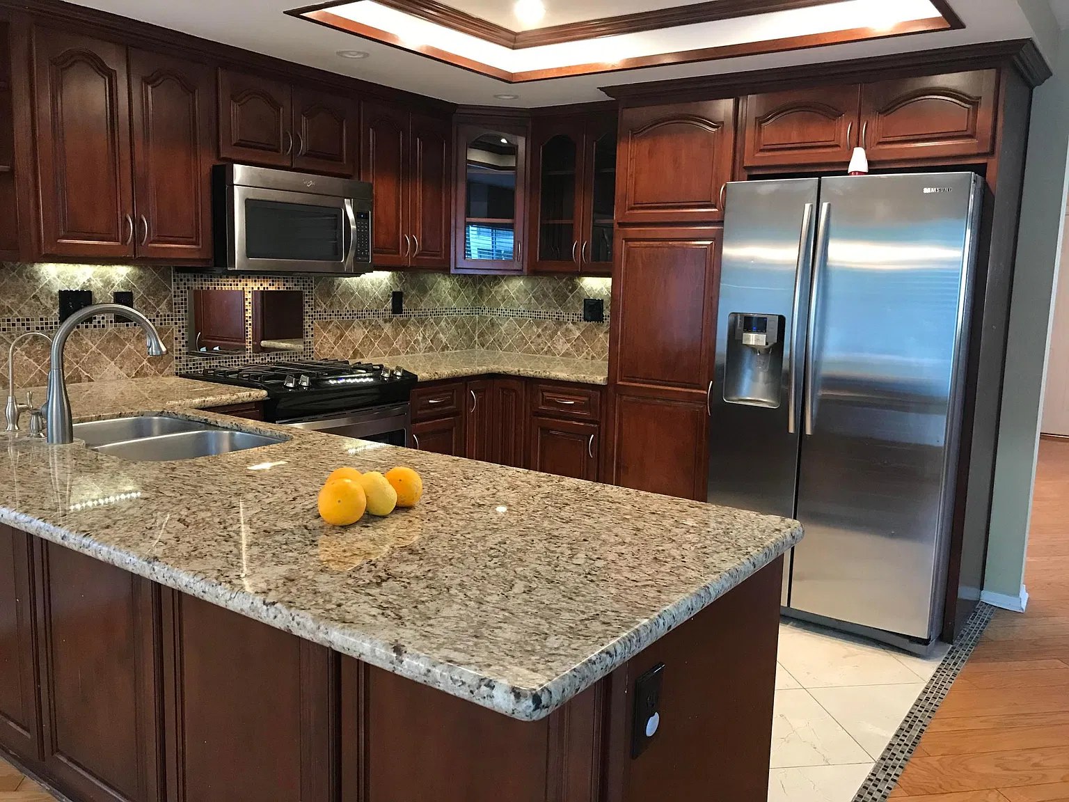 3 bed, 2.5 bath, 1950 sqft, $4,100 — Photo 4