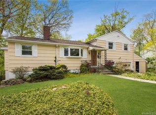 146 Gaymoor Dr, Stamford, CT 06907