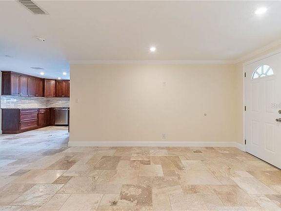 5th image of 736 63rd Ave N
