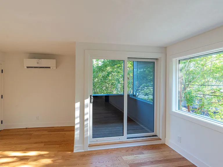 402 E Martin St — Photo 20