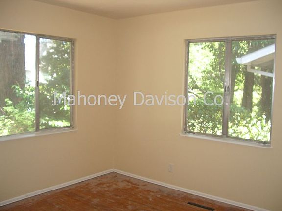 5th image of 211 12th St
