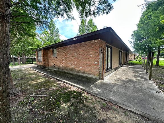 3rd image of 12750 Coursey Blvd