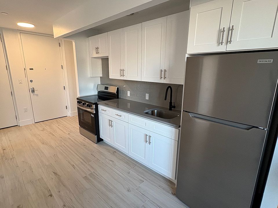 1st image of 604 Saratoga Ave Floor 2